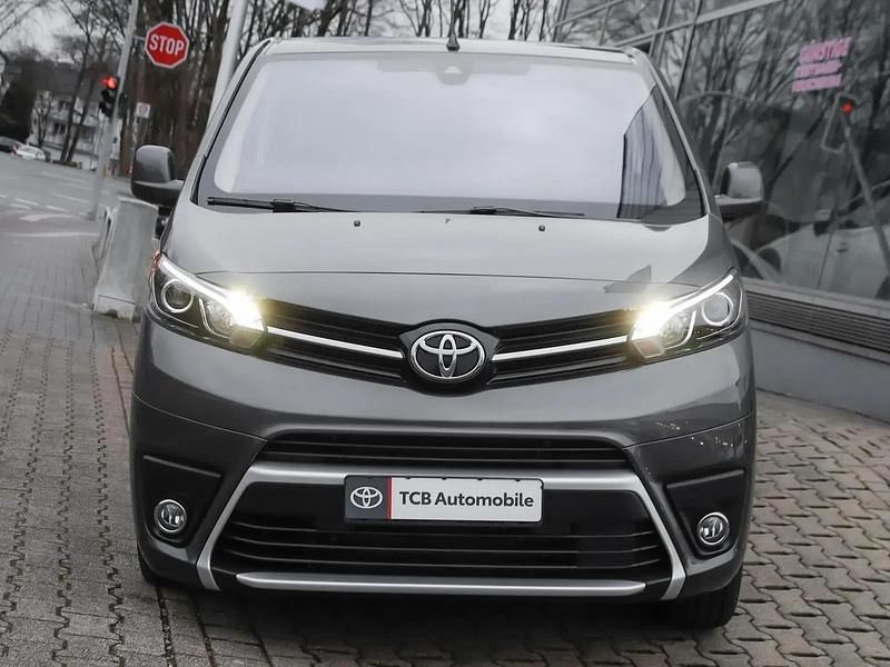 Gebraucht Toyota Proace Verso Executive 177 PS (130 kW) 2024 Basaltgrau metallic Kombi