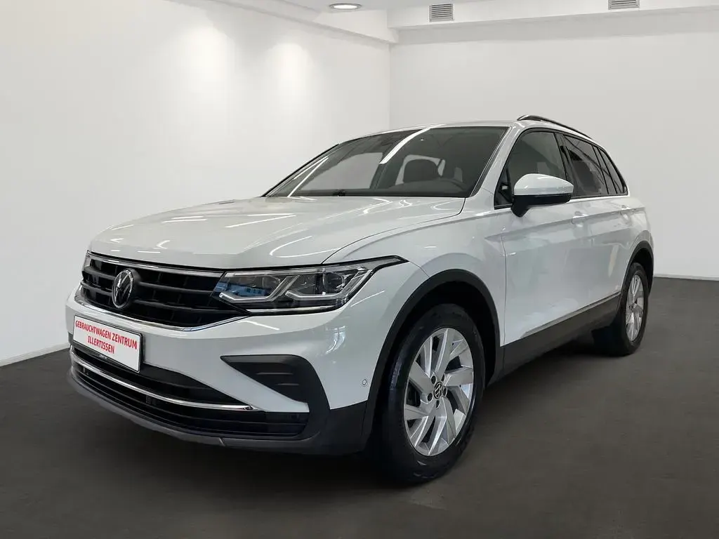 Gebraucht VW Tiguan Life 150 PS (110 kW) 2022 Weiß SUV