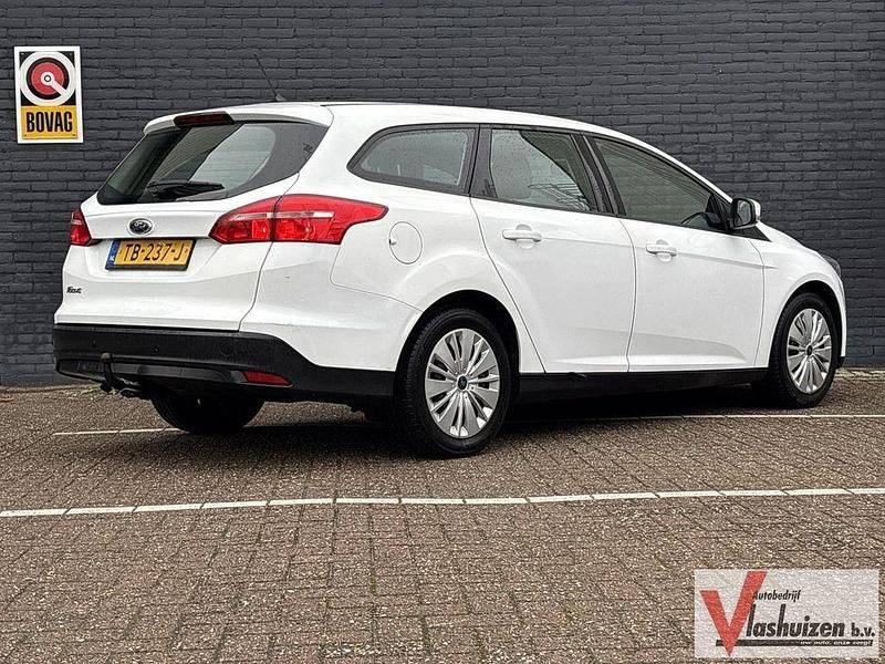 Gebraucht Ford Focus Trend 101 PS (74 kW) 2018 Weiß Kombi