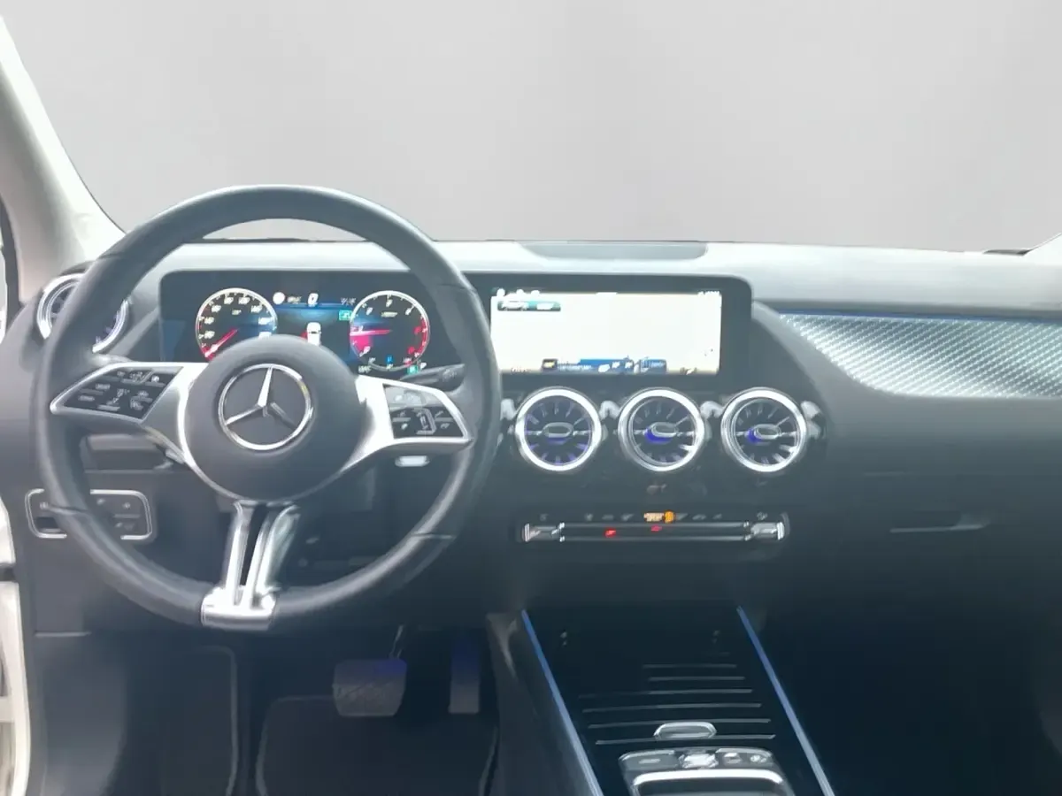 Gebraucht Mercedes GLA200 Progressive 150 PS (110 kW) 2025 Unilack polarweiß SUV