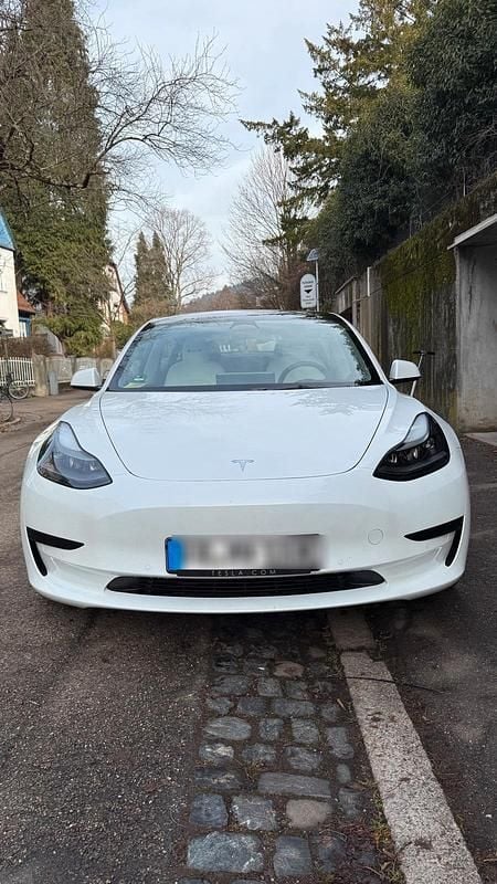 Gebraucht Tesla Model 3 Standard Range 239 kW (325 PS) 2022 Weiß Limousine