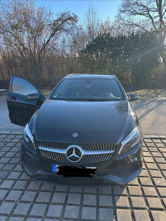 Gebraucht Mercedes A200 AMG line 156 PS (114 kW) 2018 Schwarz Limousine