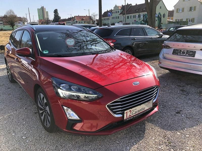 Gebraucht Ford Focus Cool & Connect 120 PS (88 kW) 2020 Rot Limousine