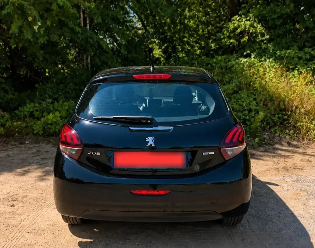 Gebraucht Peugeot 208 80 PS (58 kW) 2016 Schwarz Kleinwagen