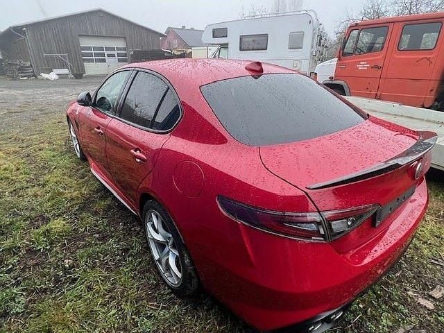 Gebraucht Alfa Romeo Giulia 519 PS (381 kW) 2021 Rot Limousine