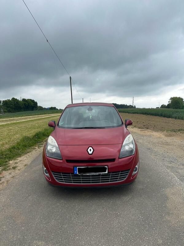 Rot Gebraucht 2010 Renault Grand Scénic III Van / Kleinbus | 3.700 € (Fairer Preis) - Bild 1/4