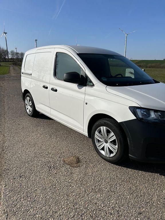 Gebraucht VW Caddy 102 PS (75 kW) 2021 Weiß Van / Kleinbus