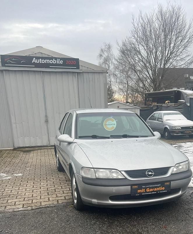 Gebraucht Opel Vectra 100 PS (73 kW) 1998 Silber Limousine