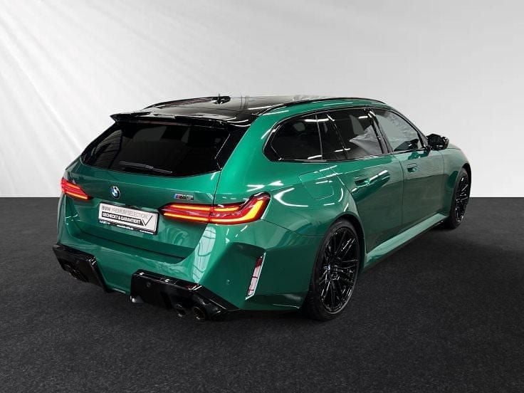 Gebraucht BMW M5 Sport Line 727 PS (534 kW) 2025 Isle of man gruen metallic Kombi