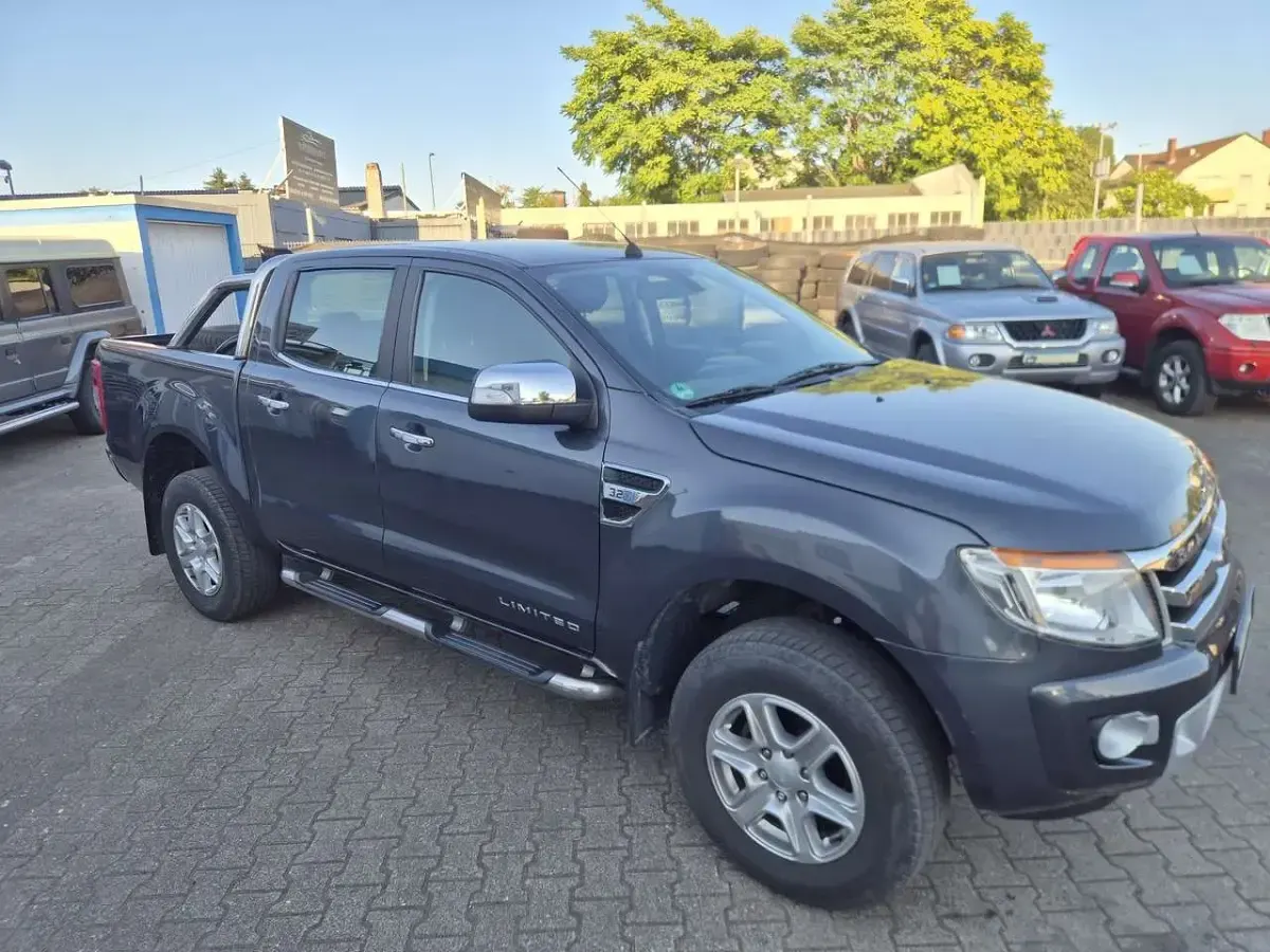 Gebraucht Ford Ranger Limited 200 PS (147 kW) 2013 Grau Pickup