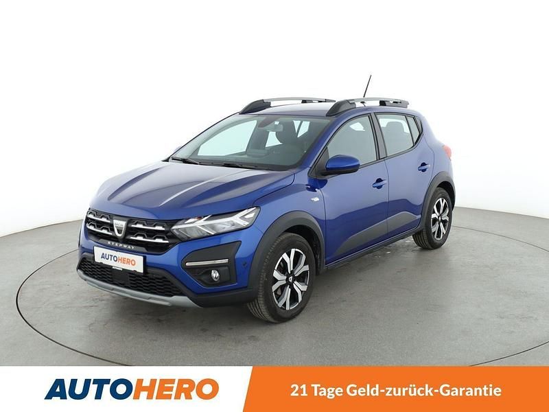 Blau Gebraucht 2022 Dacia Sandero Comfort Kleinwagen | 17.790 € (Fairer Preis) - Bild 1/3