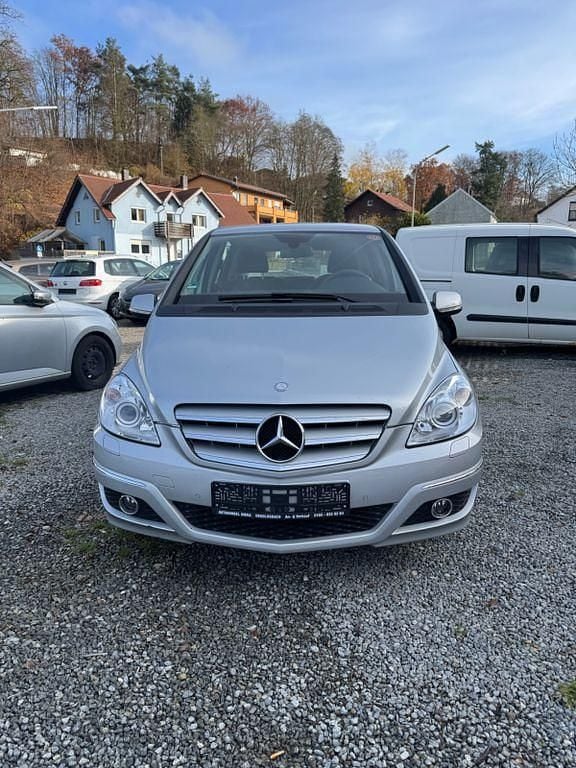 Silber Gebraucht 2008 Mercedes B200 Van / Kleinbus | 4.450 € (Superpreis) - Bild 1/4