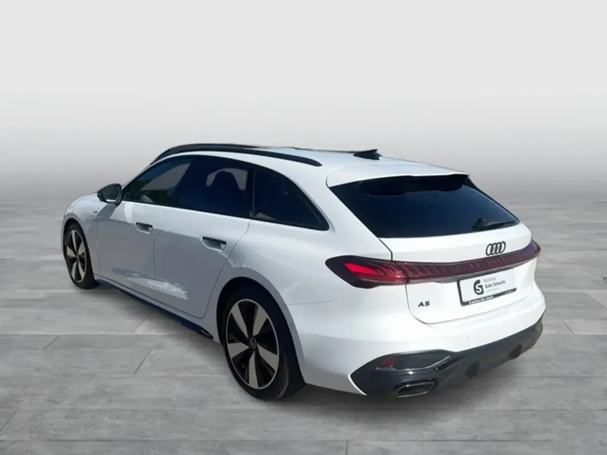 Second-hand Audi A5 S-Line 204 CP (150 kW) 2025 Alb Break