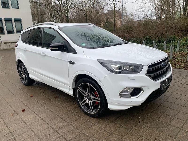 Gebraucht Ford Kuga 150 PS (110 kW) 2019 Weiß SUV