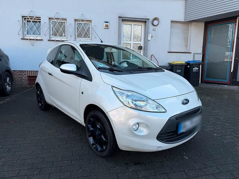 Weiß Gebraucht 2016 Ford Ka Kleinwagen | 4.100 € (Guter Preis) - Bild 1/4
