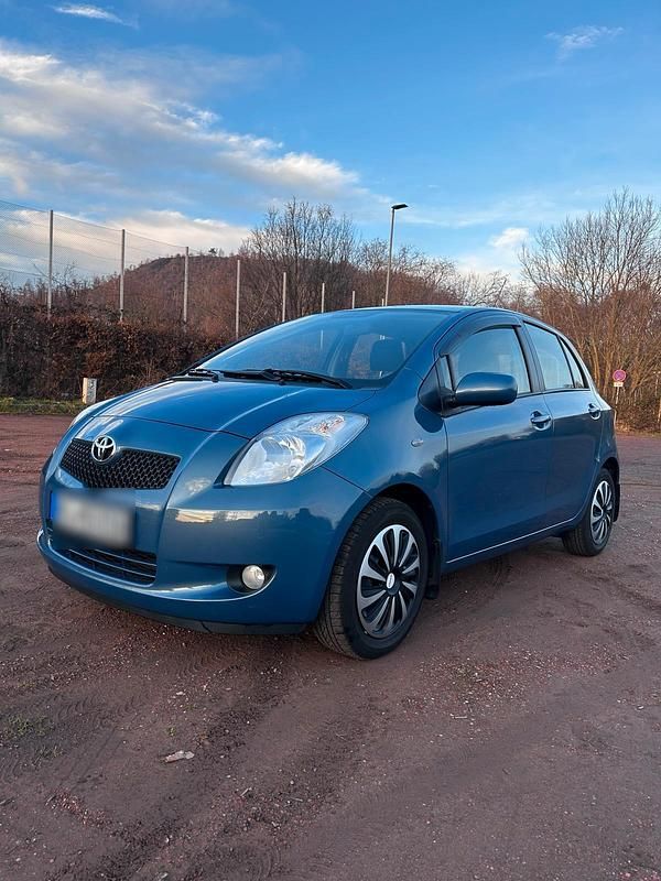 Blau Gebraucht 2007 Toyota Yaris Limousine | 7.800 € - Bild 1/4