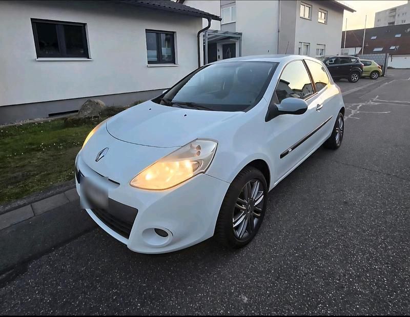 Gebraucht Renault Clio II 75 PS (55 kW) 2011 Weiß Kleinwagen