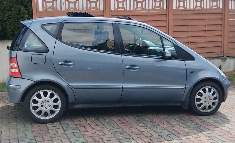 Grau Gebraucht 2003 Mercedes A190 Kleinwagen | 600 € (Superpreis) - Bild 1/4