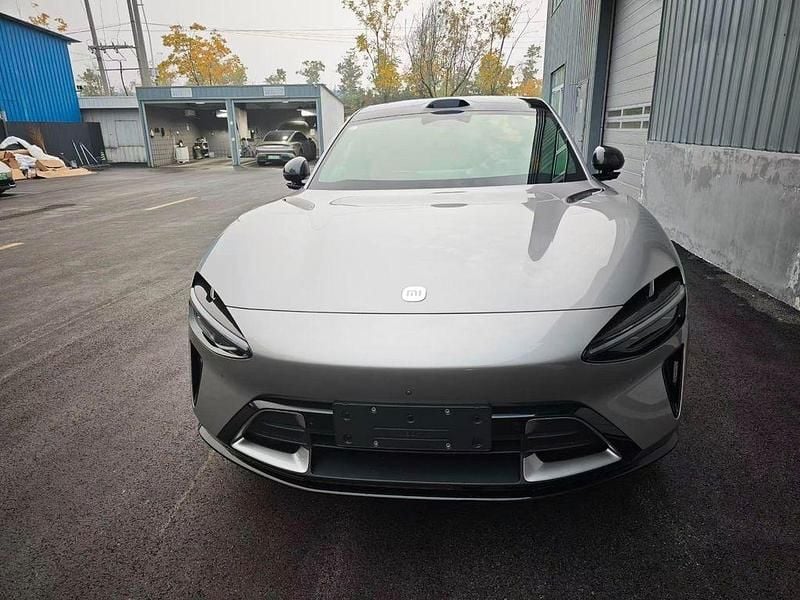 Gebraucht Xiaomi YU7 506 kW (689 PS) 2025 Grau SUV