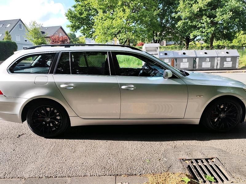 Silber Gebraucht 2007 BMW 523 Kombi | 3.350 € (Superpreis) - Bild 1/4