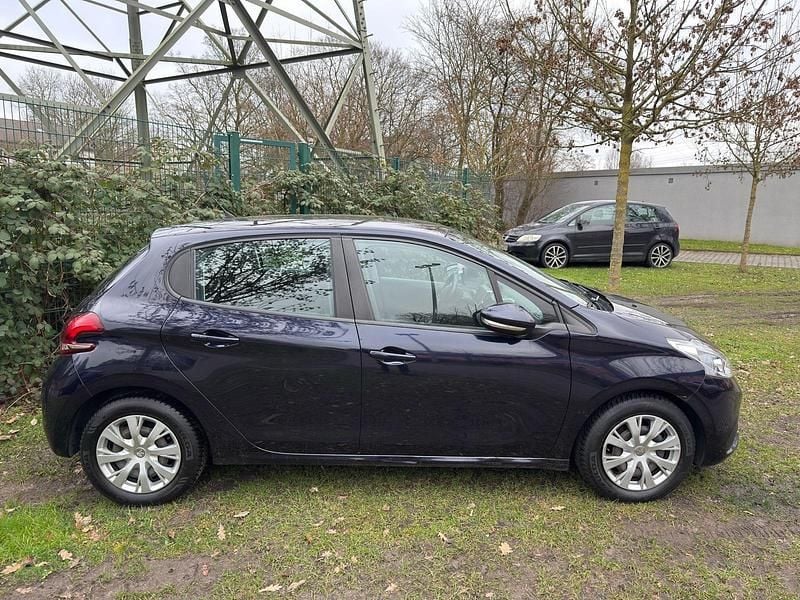 Gebraucht Peugeot 208 82 PS (60 kW) 2018 Blau Kleinwagen