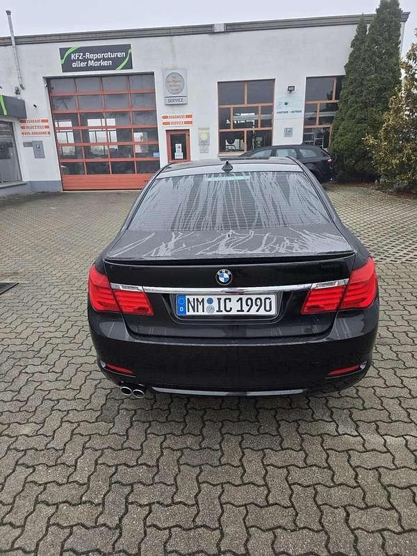 Gebraucht BMW 730L 245 PS (180 kW) 2012 Limousine