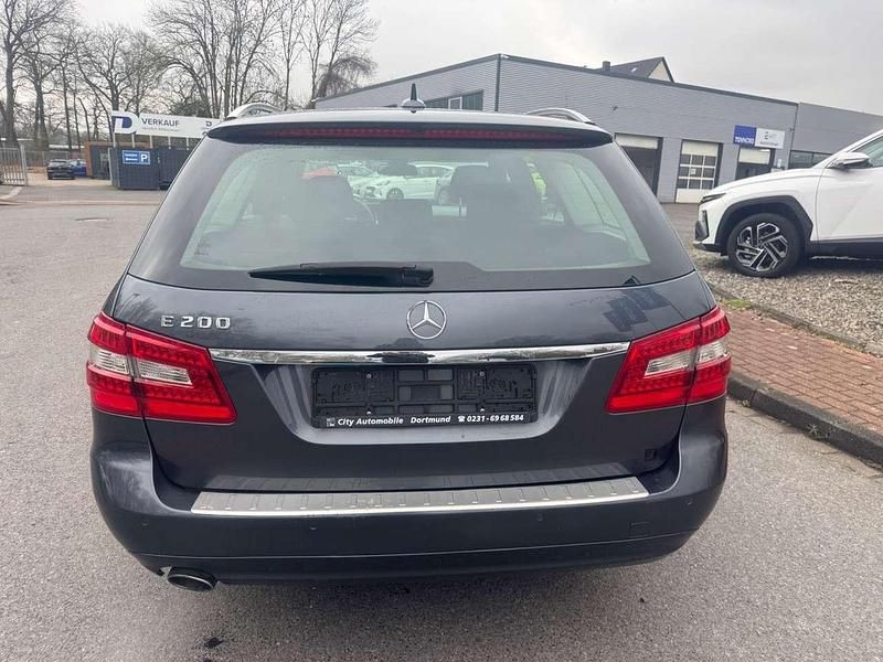 Gebraucht Mercedes E200 Elegance 184 PS (135 kW) 2013 Other Kombi