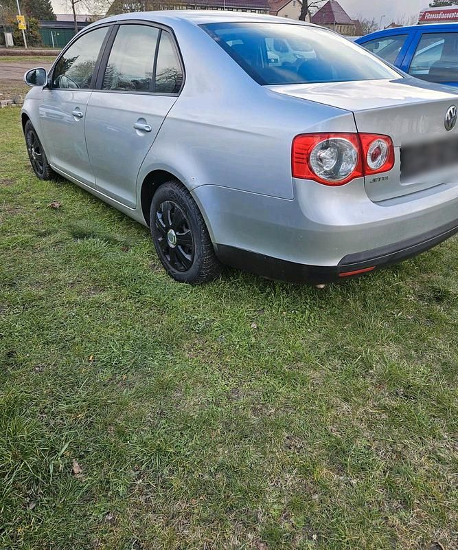 Gebraucht VW Jetta 102 PS (75 kW) 2006 Limousine