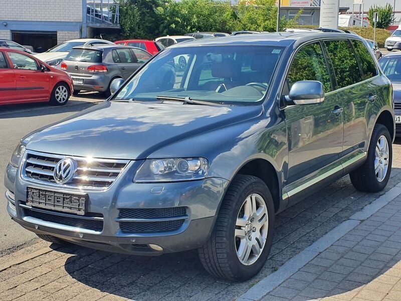 Grau Gebraucht 2005 VW Touareg Individual SUV | 7.990 € (Teuer) - Bild 1/4