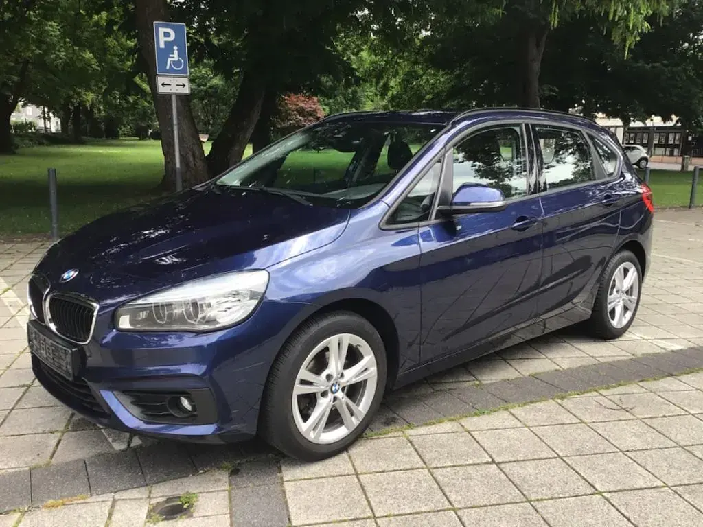 Gebraucht BMW 218 Active Tourer Advantage 150 PS (110 kW) 2017 Dunkelblaumet Van / Kleinbus