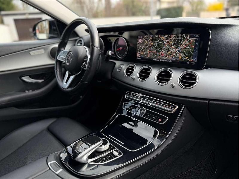 Gebraucht Mercedes E200 211 PS (155 kW) 2020 Schwarz Limousine