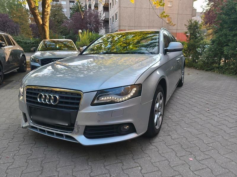 Silber Gebraucht 2009 Audi A4 Kombi | 2.900 € (Superpreis) - Bild 1/4