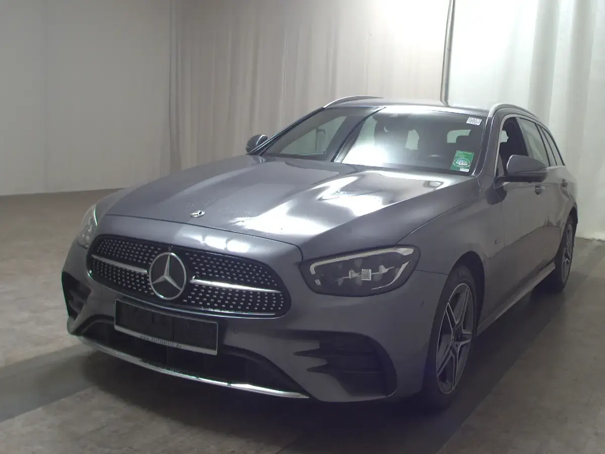 Gebraucht Mercedes E300 AMG line 306 PS (225 kW) 2020 Grau Kombi