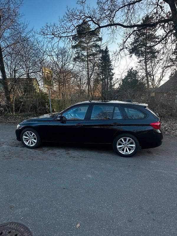 Gebraucht BMW 318 150 PS (110 kW) 2016 Schwarz Kombi
