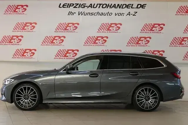 Gebraucht BMW 320 Luxury Line 190 PS (139 kW) 2020 Grau Kombi
