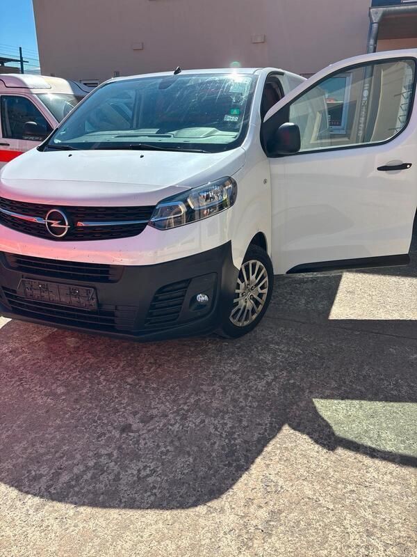 Weiß Gebraucht 2021 Opel Vivaro Van | 15.900 € (Superpreis) - Bild 1/4