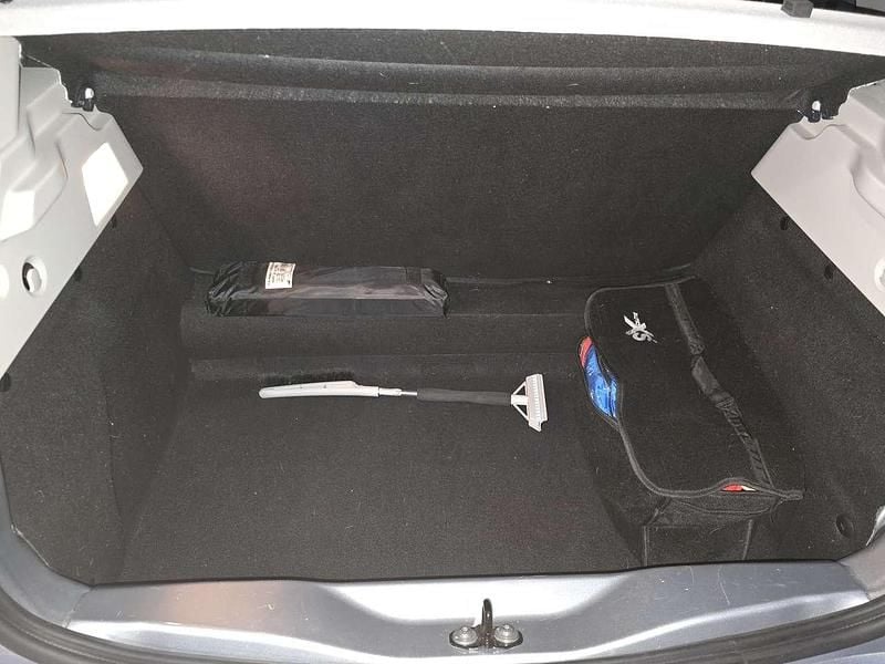 Second-hand Renault Zoe Life 80 kW (109 CP) 2020 Argintiu Hatchback