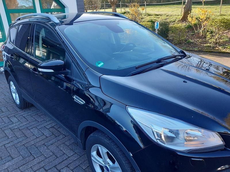 Gebraucht Ford Kuga 150 PS (110 kW) 2016 Schwarz SUV