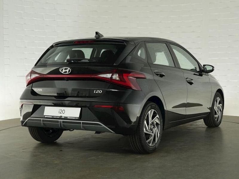 Gebraucht Hyundai i20 Trend 101 PS (74 kW) 2025 Schwarz Kleinwagen