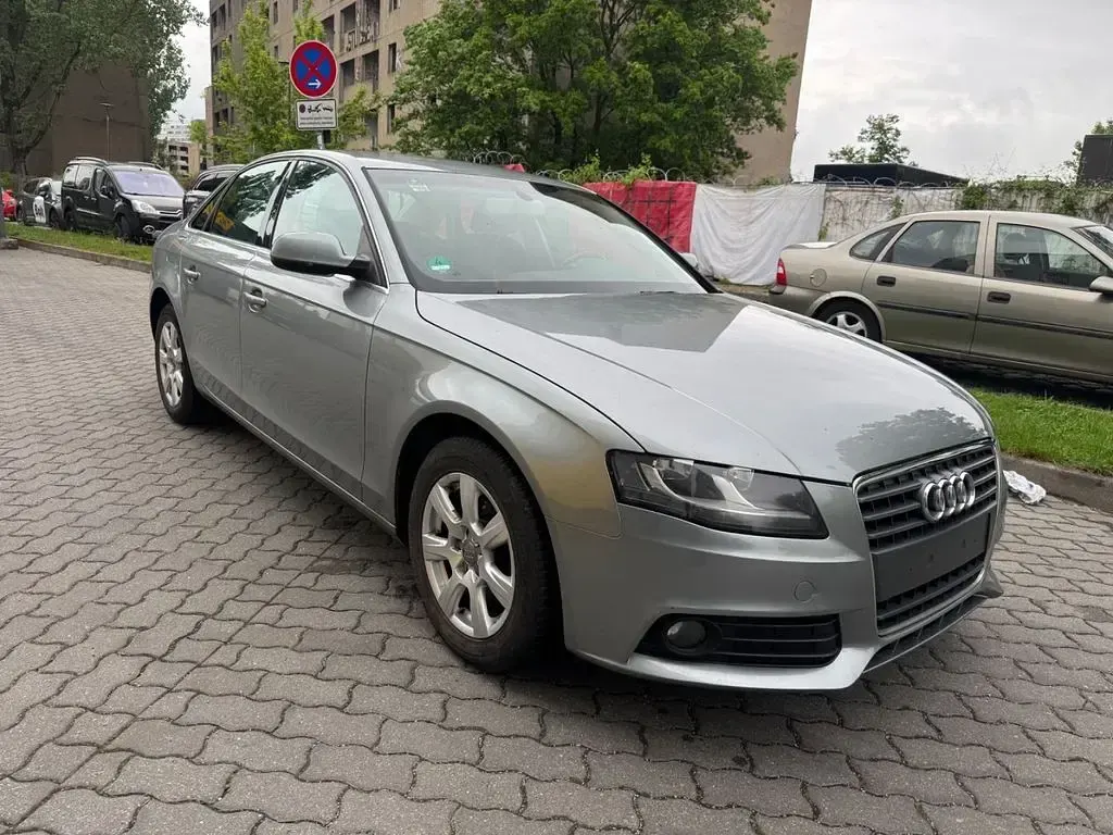 Second-hand Audi A4 Ambiente 120 CP (88 kW) 2011 Gri Berlinǎ
