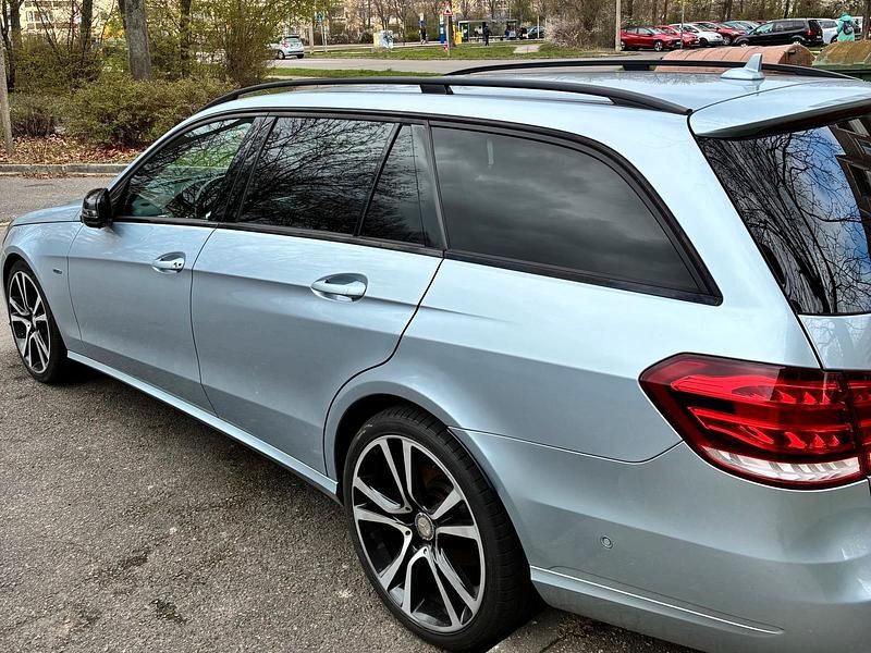 Gebraucht Mercedes E220 170 PS (125 kW) 2016 Grau Kombi