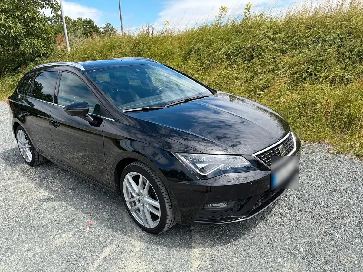 Gebraucht Seat Leon XCELLENCE 150 PS (110 kW) 2019 Schwarz Limousine