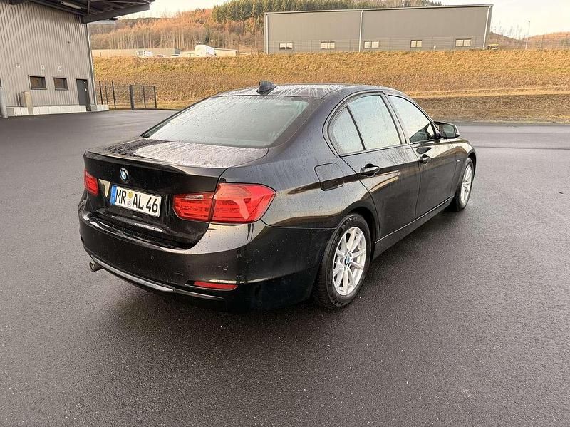 Gebraucht BMW 320 Luxury Line 184 PS (135 kW) 2012 Limousine