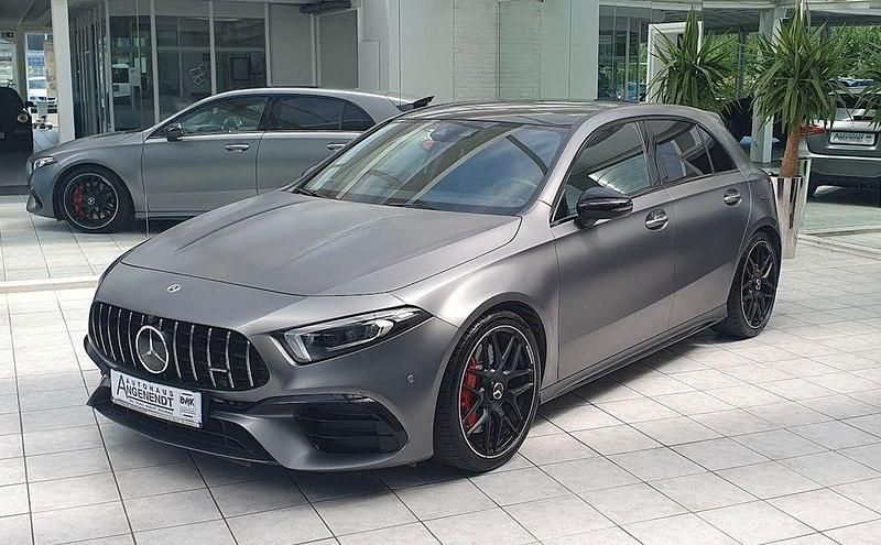Grau Gebraucht 2020 Mercedes A45 AMG AMG Limousine | 42.590 € (Guter Preis) - Bild 1/4