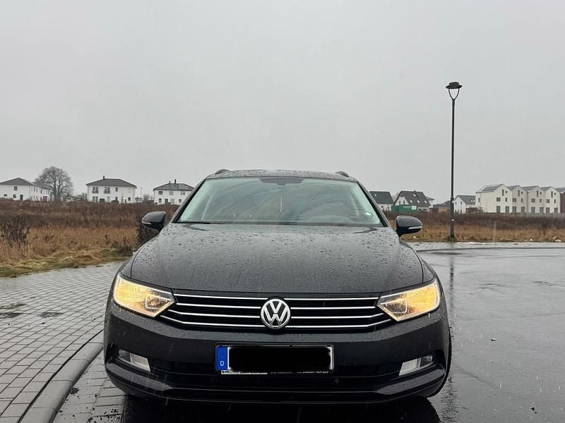 Gebraucht VW Passat 150 PS (110 kW) 2019 Grau Kombi
