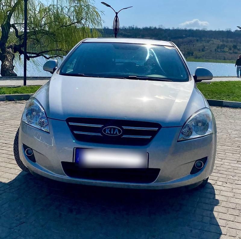 Gebraucht Kia Ceed 80 PS (58 kW) 2009 Grau Kleinwagen