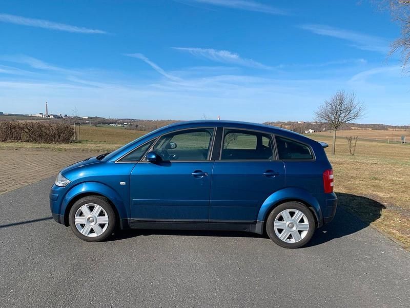 Gebraucht Audi A2 75 PS (55 kW) 2004 Blau Kleinwagen
