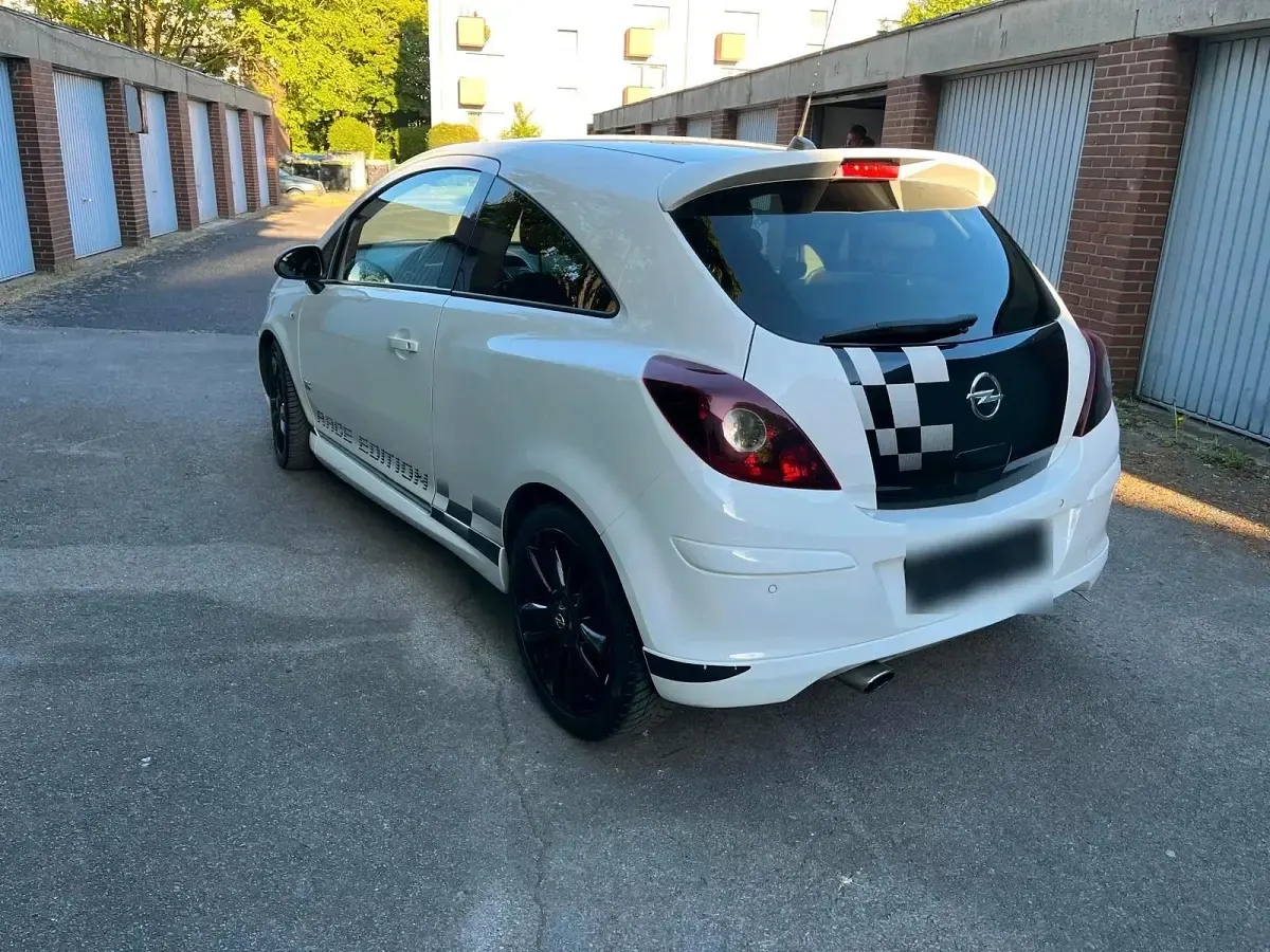 Gebraucht Opel Corsa OPC 87 PS (63 kW) 2011 Weiß Kleinwagen