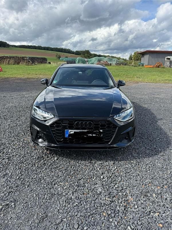 Schwarz Gebraucht 2020 Audi A4 S-Line Kombi | 29.500 € (Guter Preis) - Bild 1/4
