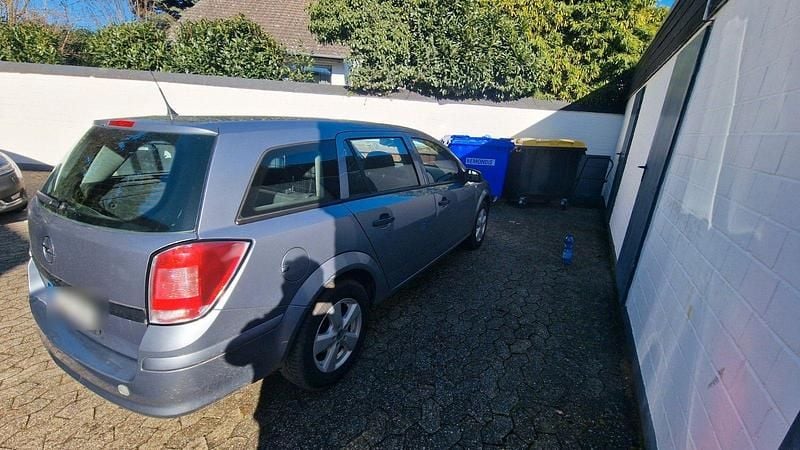 Gebraucht Opel Astra Innovation 90 PS (66 kW) 2009 Silber Kombi